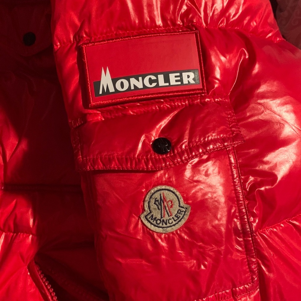 Moncler red puffer with removable fur neck piece